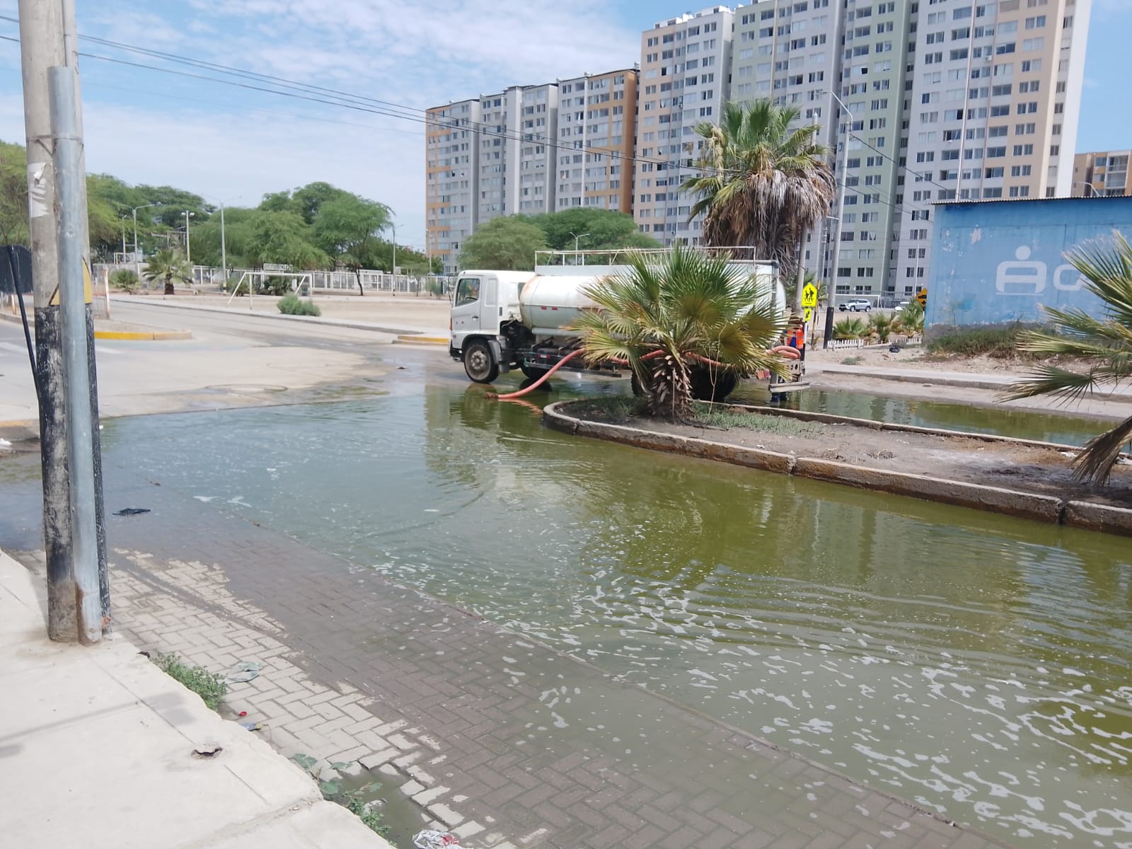 Colapso de desagües en El Chilcal afecta a cientos de vecinos en Piura