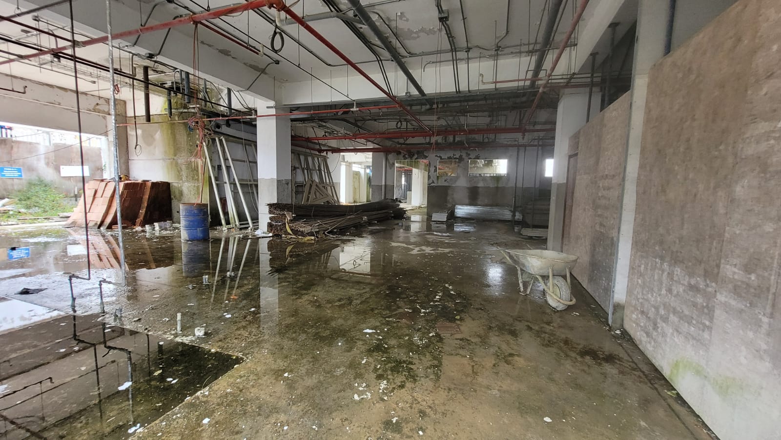 Hospital de Ayabaca lleva más de cuatro años paralizado y así luce hoy
